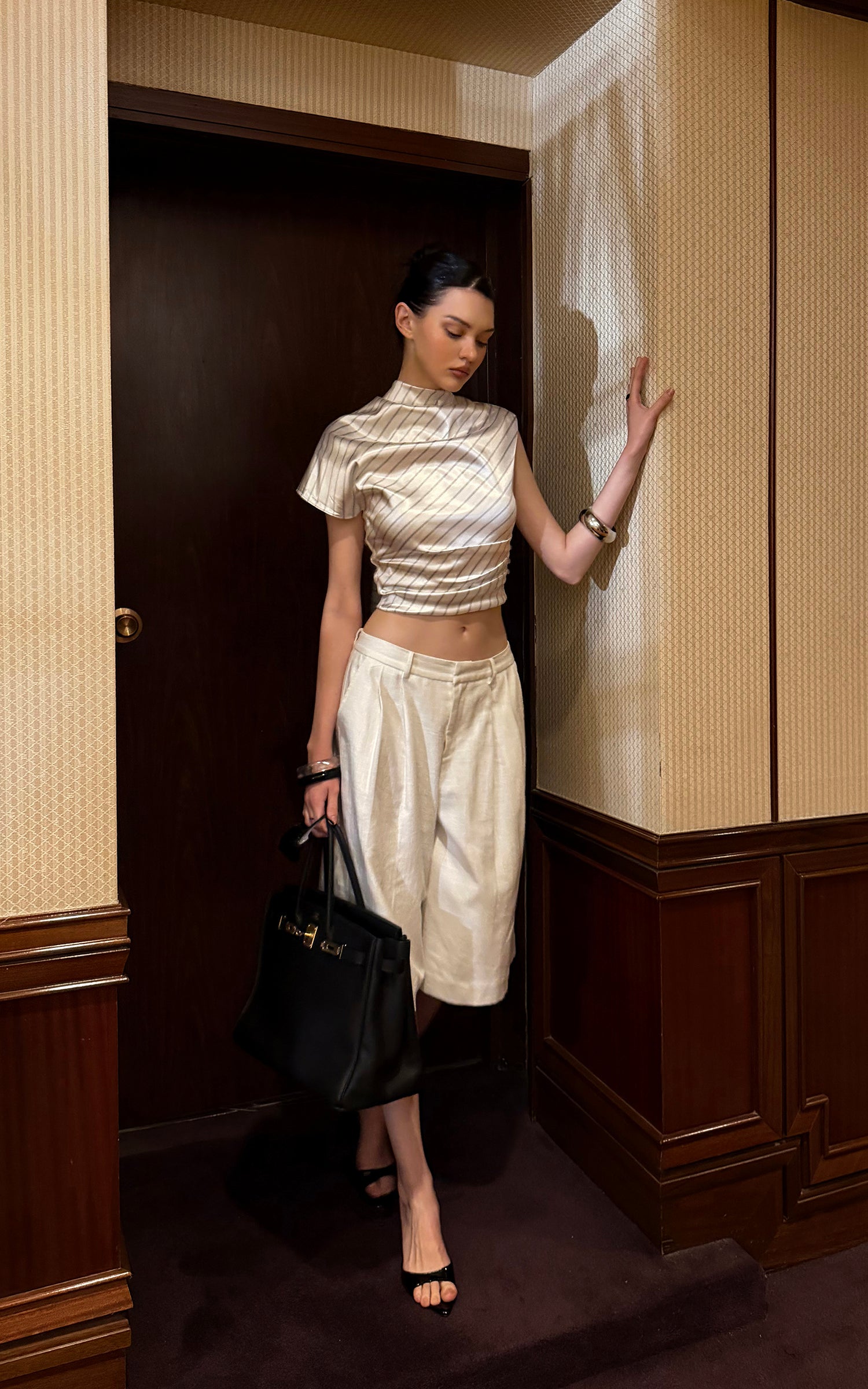 0122stepll Pleated Wide-Leg Capri Pants