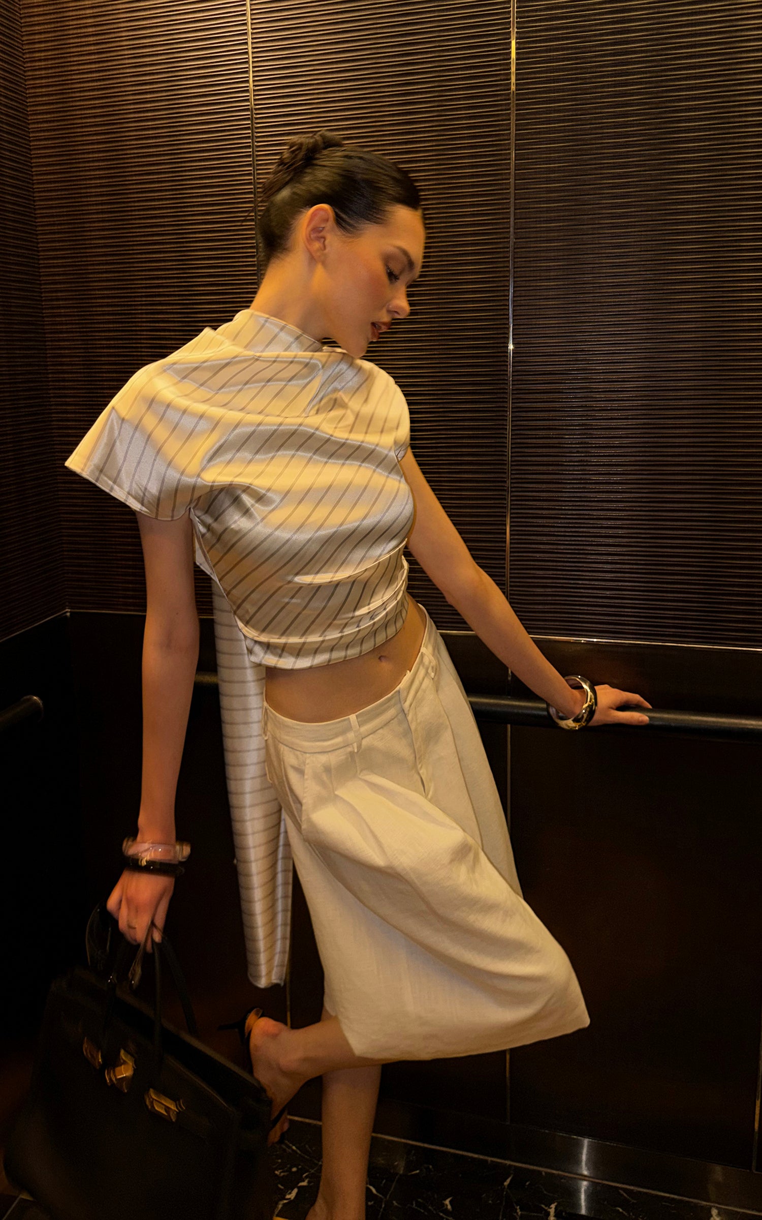 0122stepll Asymmetric Drape Stripe Satin Top