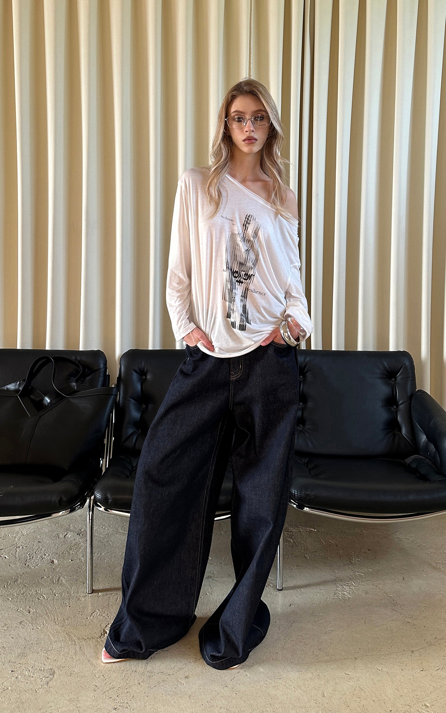 0122stepll Distorted Graphic Off-Shoulder Oversized Long Sleeve Top