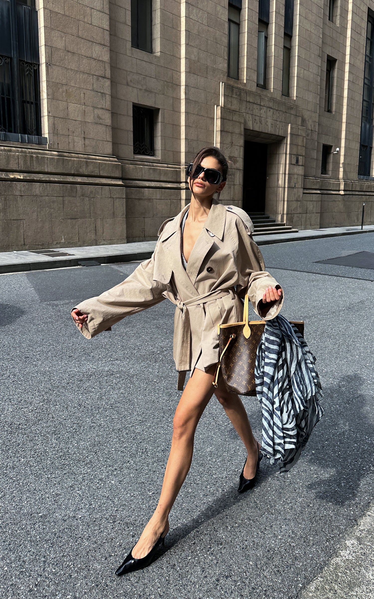 0122stepll Oversized Belted Short Trench Coat