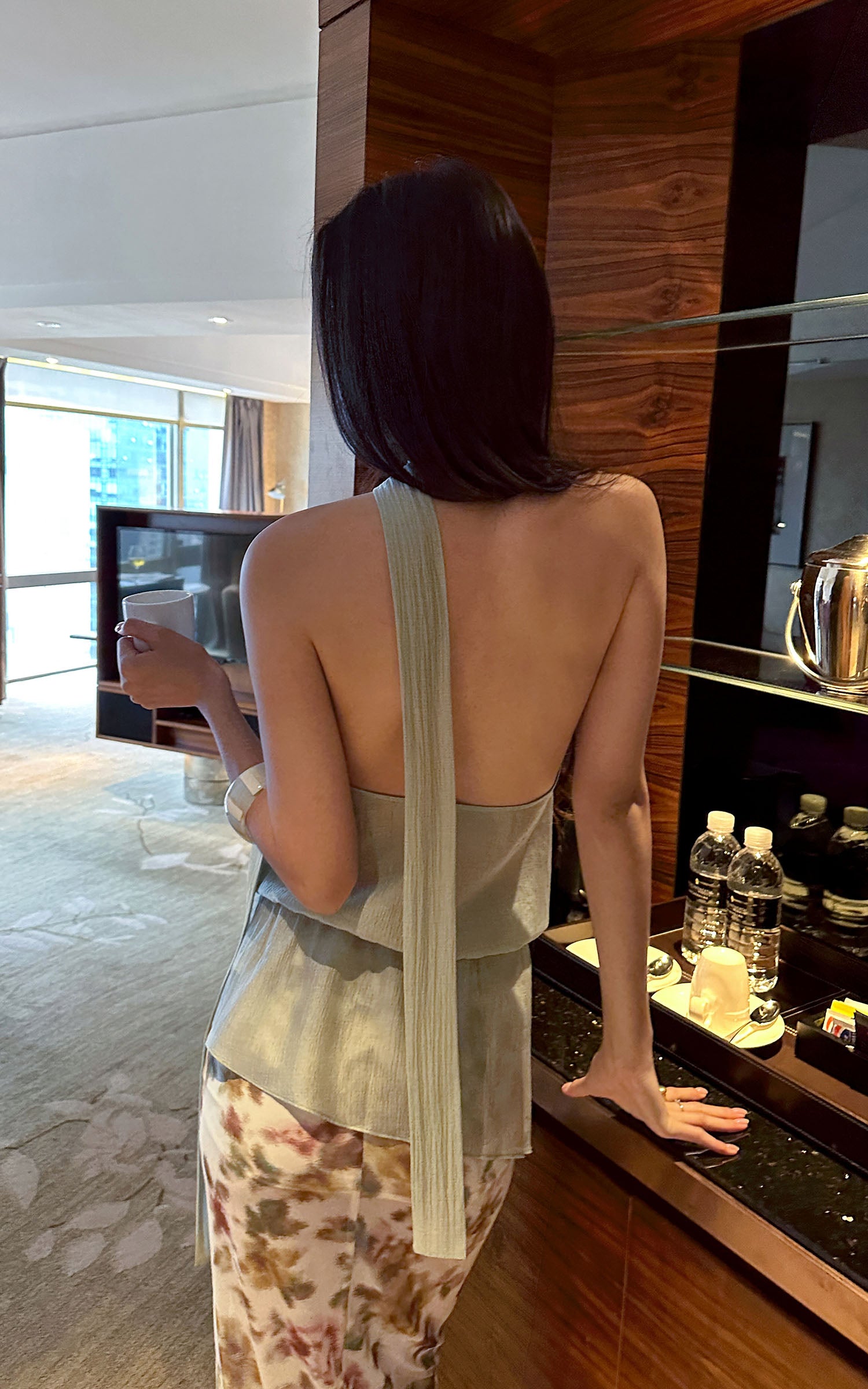 0122stepll Draped Halter Neck Tie Top
