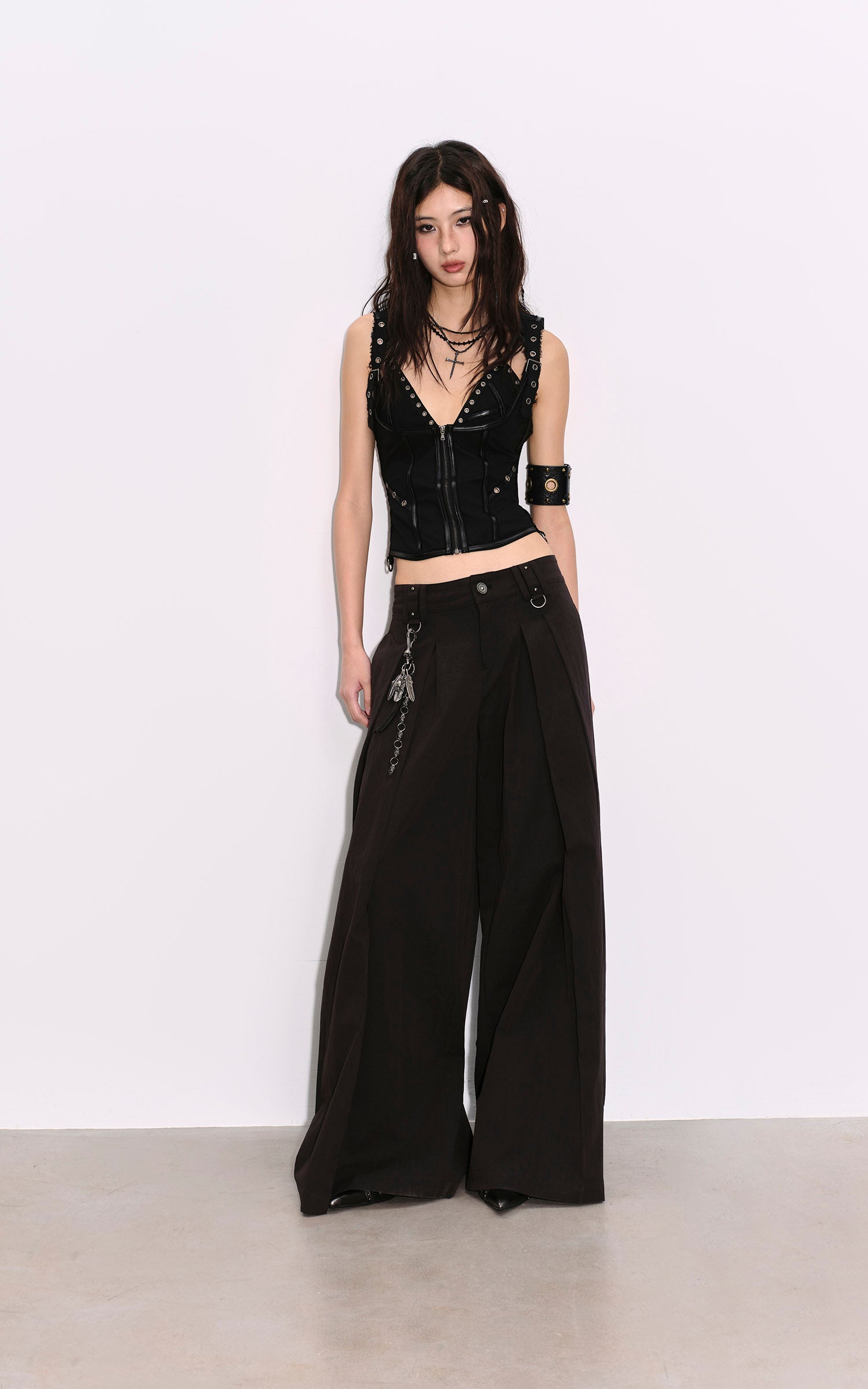 Low pixel Haut de soutien-gorge triangle à col licou clouté