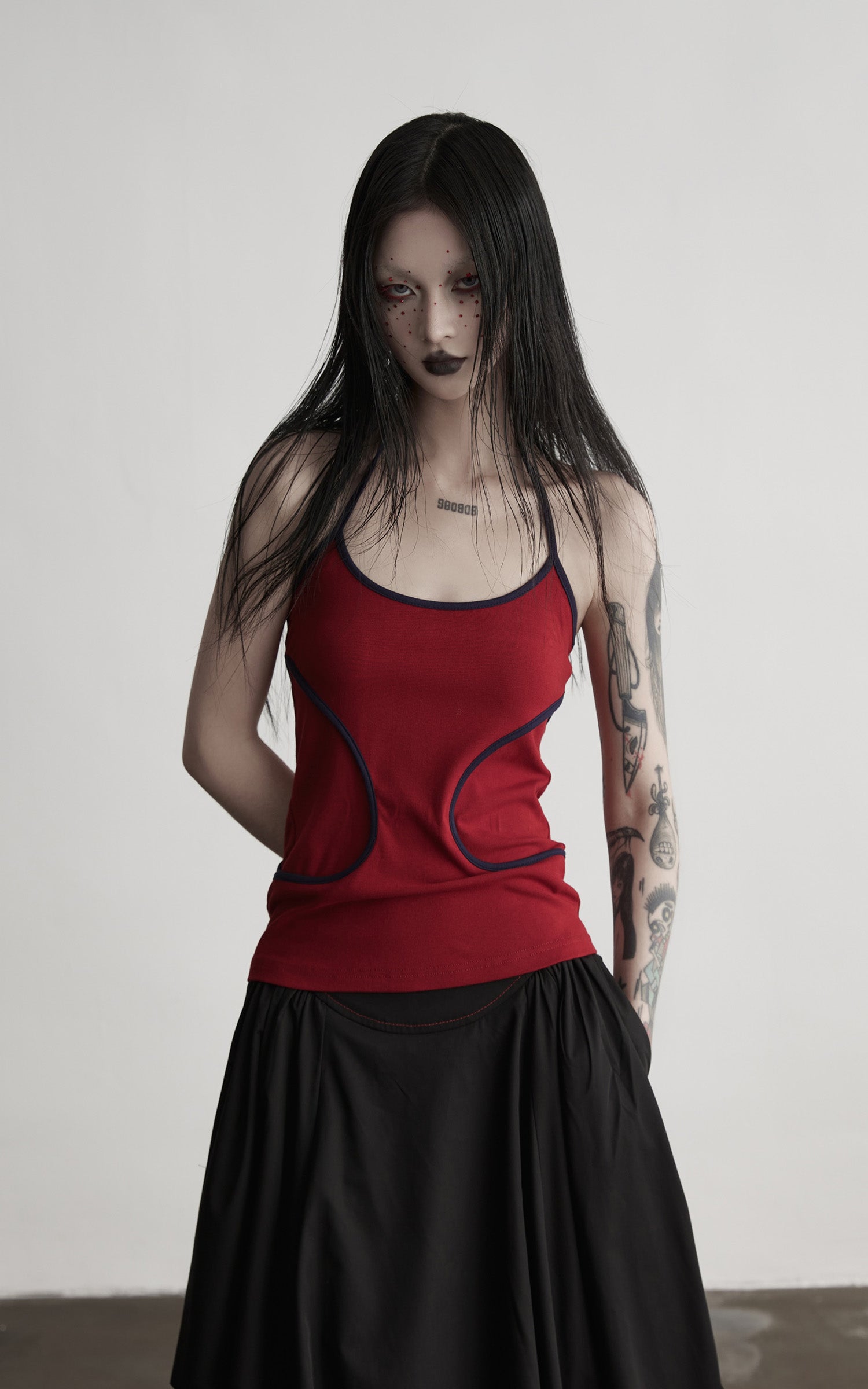 DOINDULGE Curved-Bound Halter Tank Top