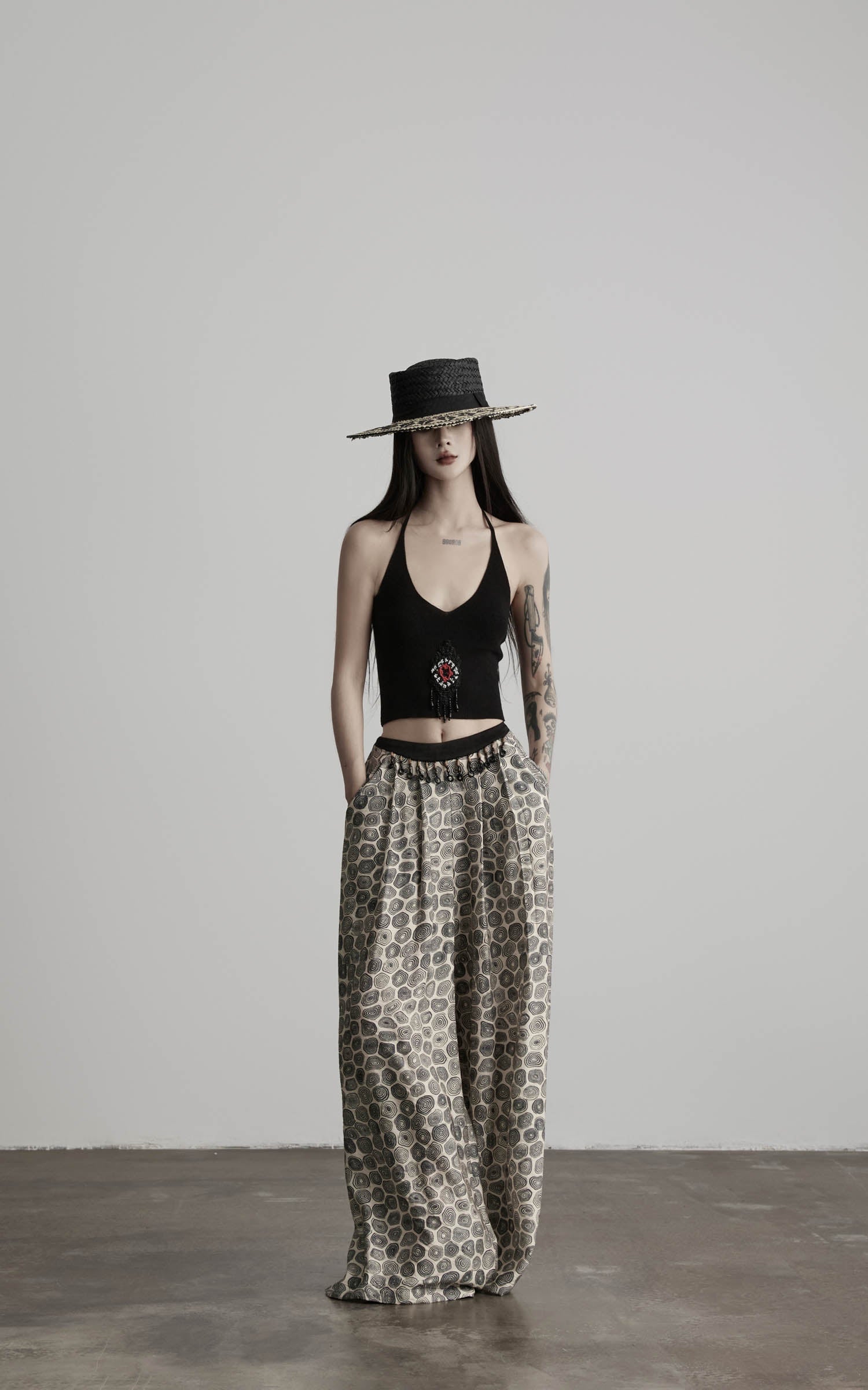 DOINDULGE Beaded Motif Halter Knit Top Ribbed V-Neck Cropped Camisole
