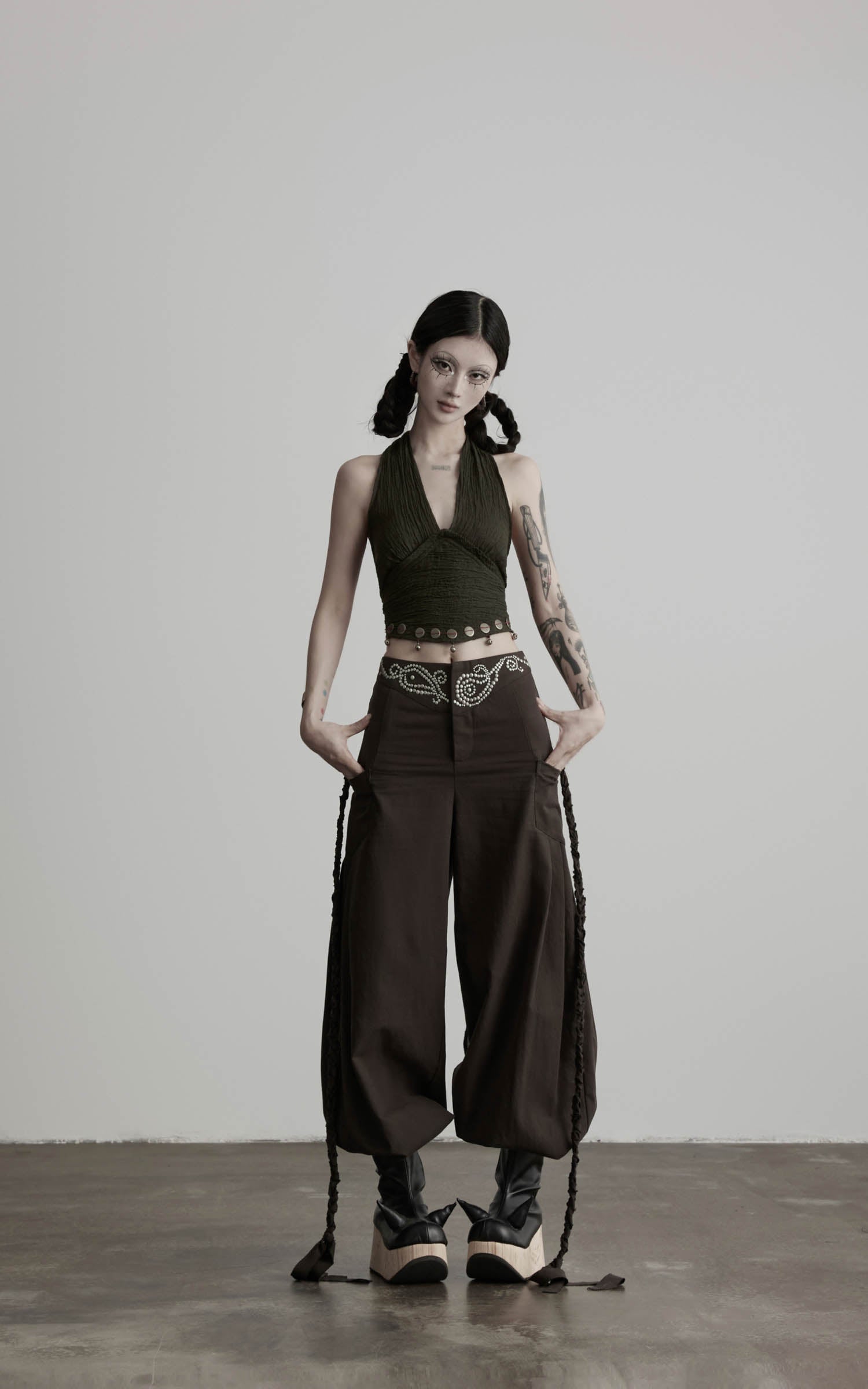DOINDULGE Halter Tie-Up Crop Top