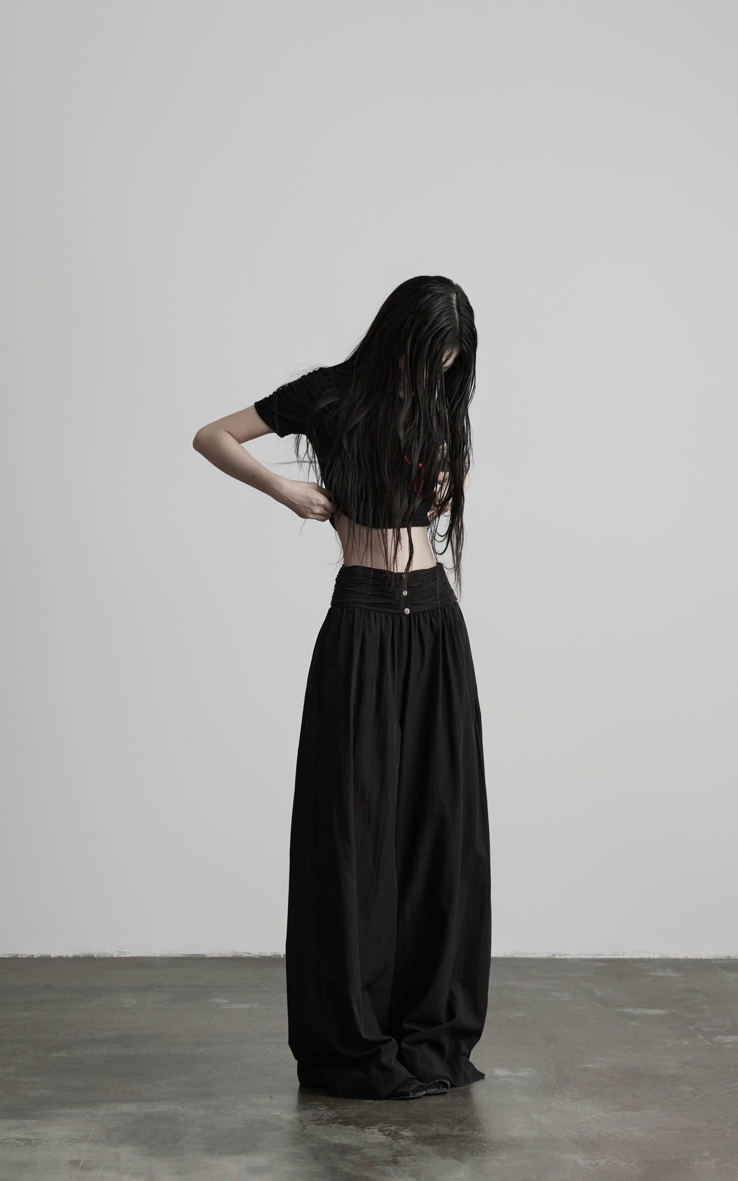 DOINDULGE Mock Neck Ruched Knit T-Shirt