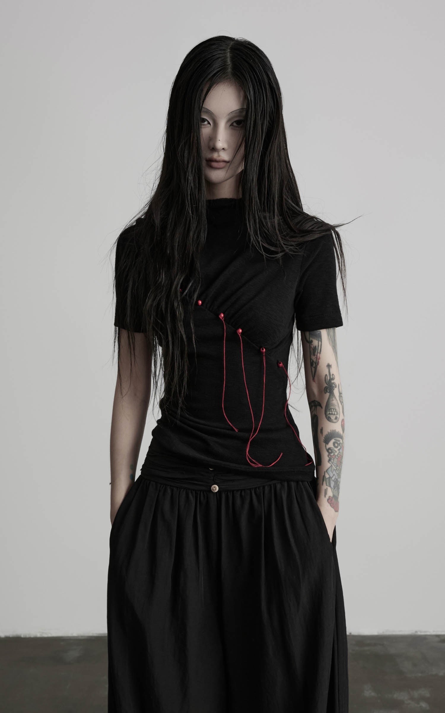 DOINDULGE Mock Neck Ruched Knit T-Shirt