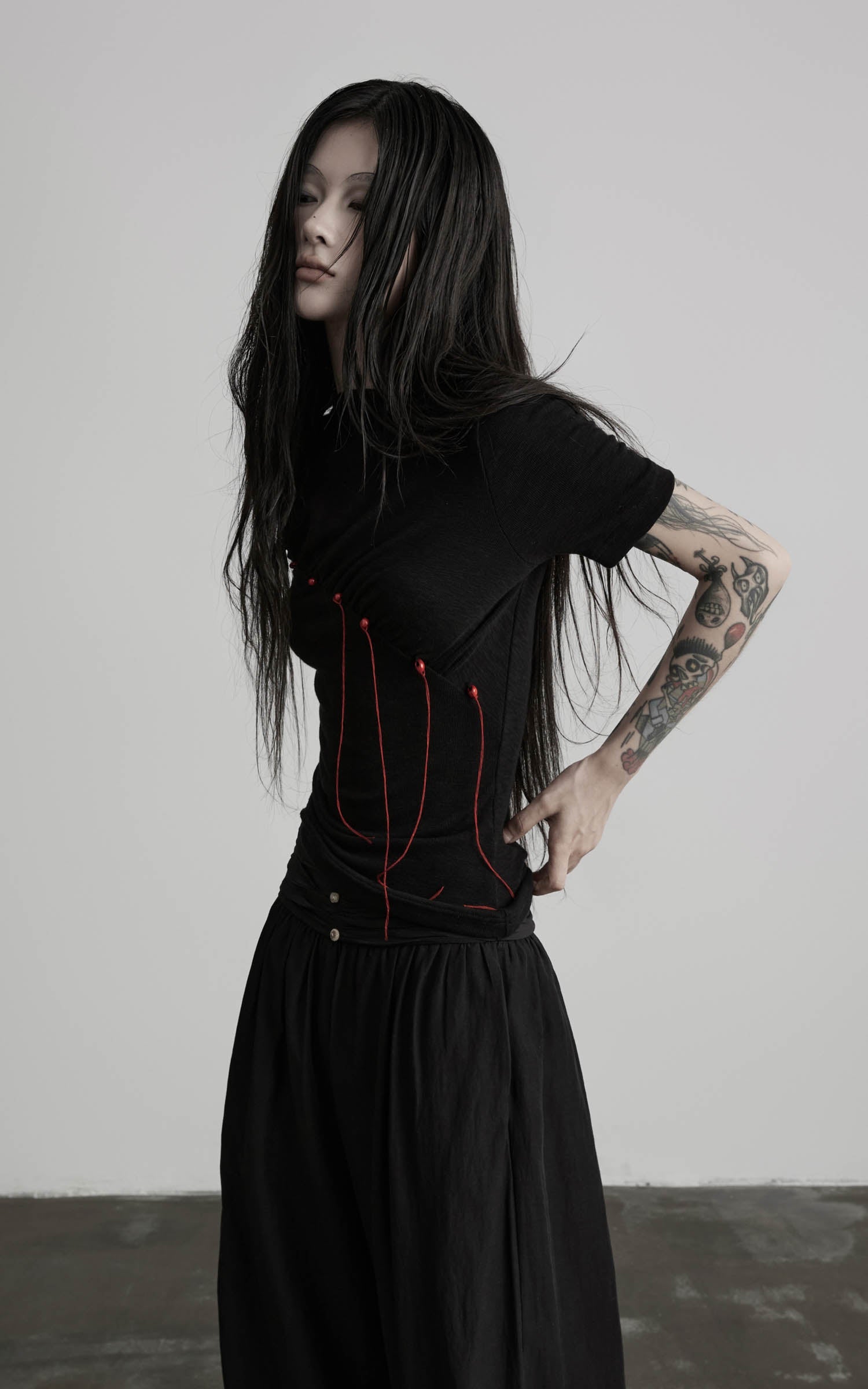 DOINDULGE Mock Neck Ruched Knit T-Shirt